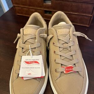 Skechers Arch Fit Women’s Beige Sneakers